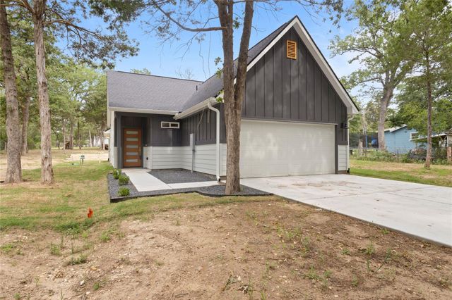 240 Shadow Oak DR, Bastrop, TX 78602