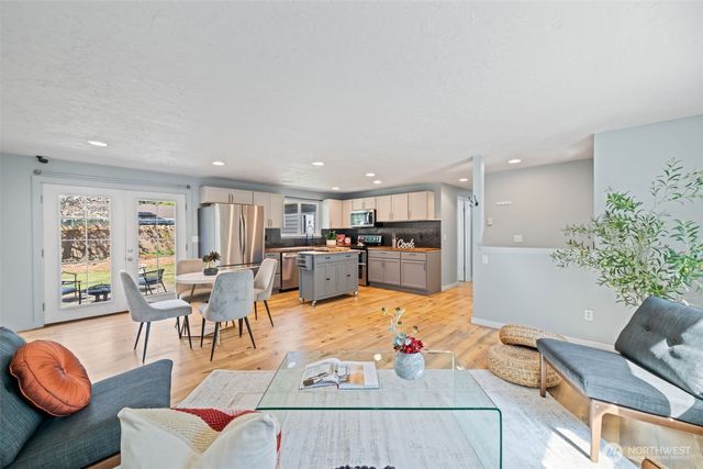 16020 70th Avenue E, Puyallup, WA 98375