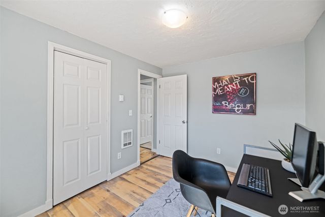 16020 70th Avenue E, Puyallup, WA 98375