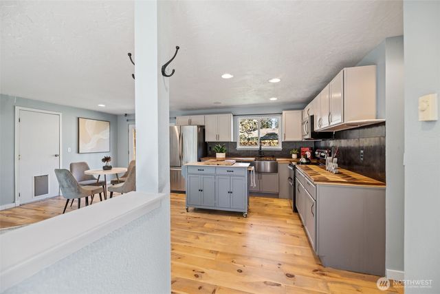 16020 70th Avenue E, Puyallup, WA 98375