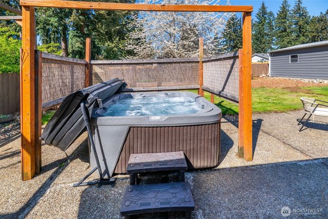 16020 70th Avenue E, Puyallup, WA 98375