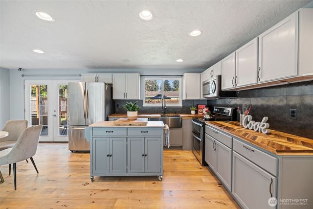 16020 70th Avenue E, Puyallup, WA 98375