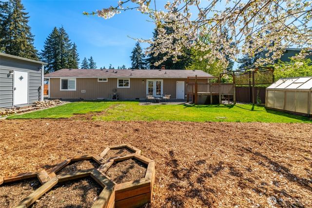 16020 70th Avenue E, Puyallup, WA 98375