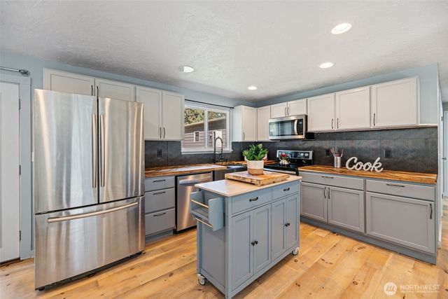 16020 70th Avenue E, Puyallup, WA 98375