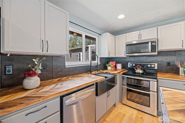 16020 70th Avenue E, Puyallup, WA 98375