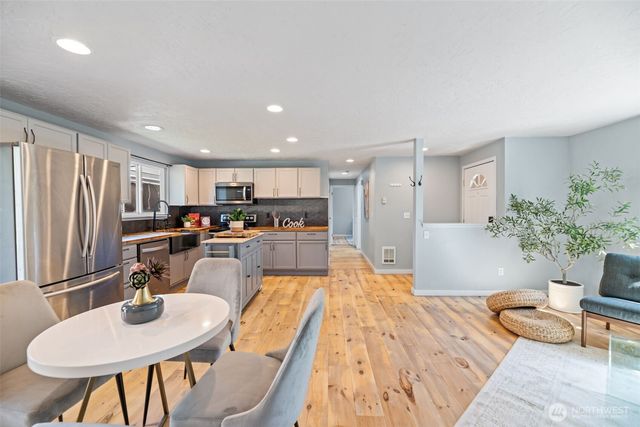 16020 70th Avenue E, Puyallup, WA 98375