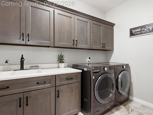 60778 Forest Creek Drive, Washington Township, MI 48094