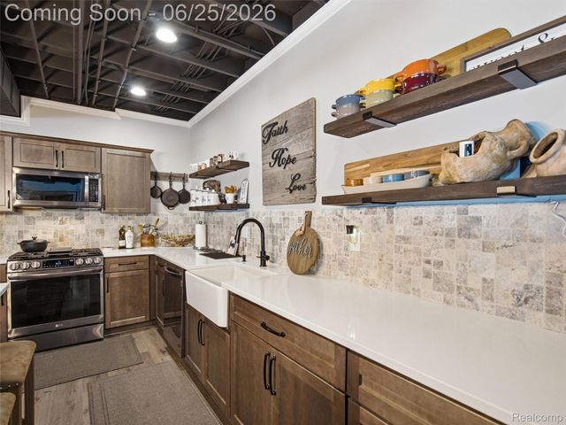 60778 Forest Creek Drive, Washington Township, MI 48094