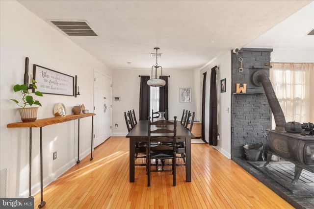 4364 BELVOIR RD, Marshall, VA 20115