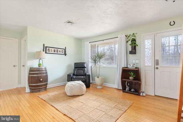 4364 BELVOIR RD, Marshall, VA 20115