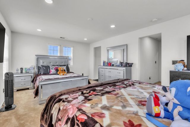 1807 W Woodward Ave, Manteca, CA 95337