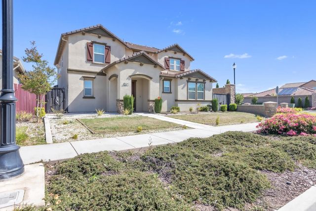 1807 W Woodward Ave, Manteca, CA 95337