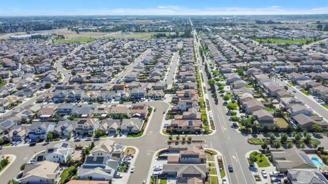 1807 W Woodward Ave, Manteca, CA 95337