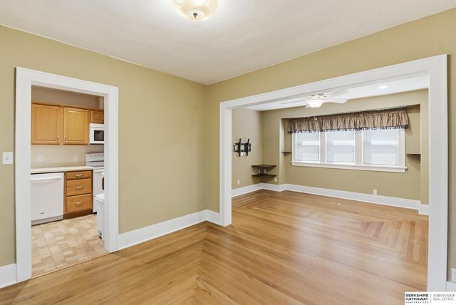 1201 S 44 Street, Omaha, NE 68105
