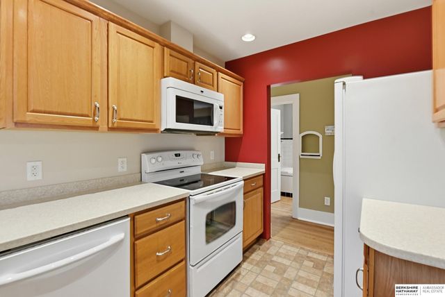 1201 S 44 Street, Omaha, NE 68105