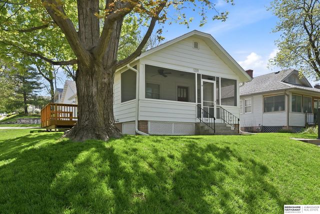 1201 S 44 Street, Omaha, NE 68105