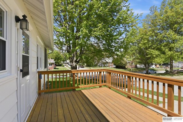 1201 S 44 Street, Omaha, NE 68105