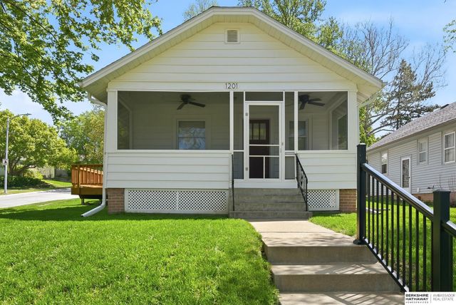 1201 S 44 Street, Omaha, NE 68105