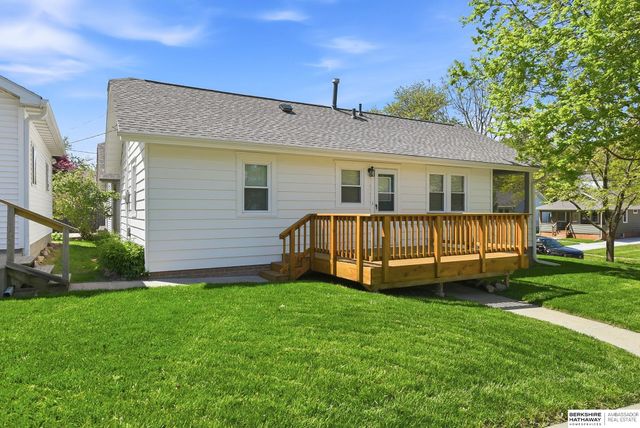 1201 S 44 Street, Omaha, NE 68105