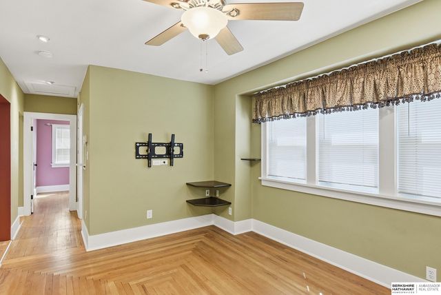 1201 S 44 Street, Omaha, NE 68105