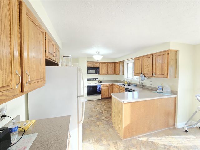 218 Brush Creek Drive, Greece, NY 14612