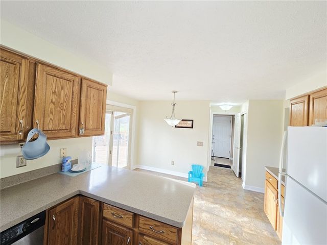 218 Brush Creek Drive, Greece, NY 14612