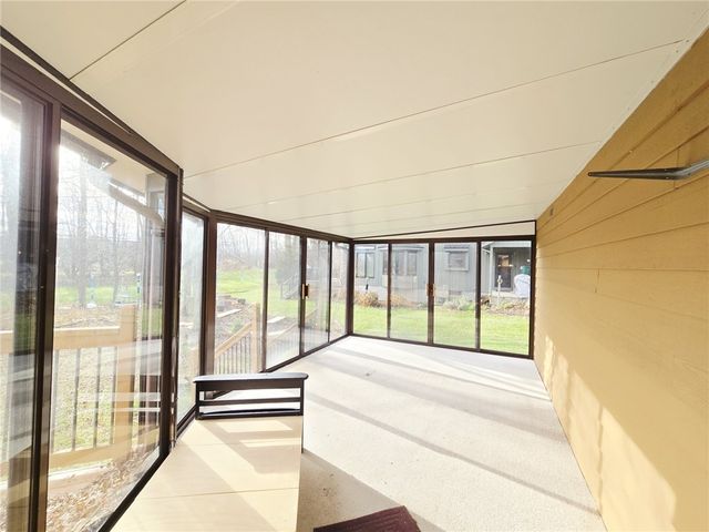 218 Brush Creek Drive, Greece, NY 14612