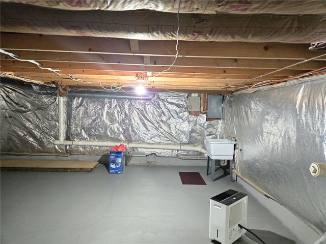 218 Brush Creek Drive, Greece, NY 14612