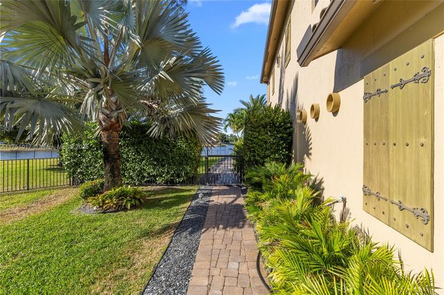 11360 NW 83rd Way, Parkland, FL 33076