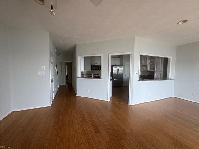 9462 Bay Front DR, Norfolk, VA 23518