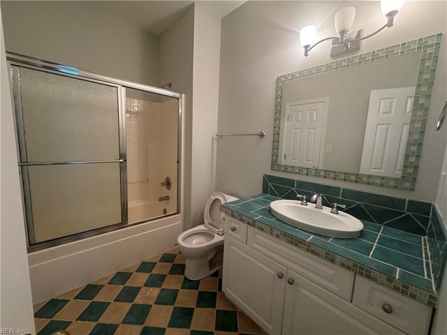 9462 Bay Front DR, Norfolk, VA 23518