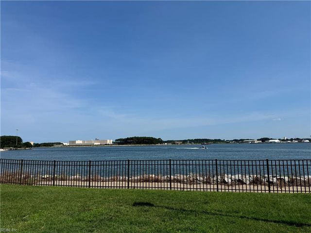 9462 Bay Front DR, Norfolk, VA 23518