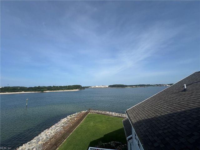 9462 Bay Front DR, Norfolk, VA 23518