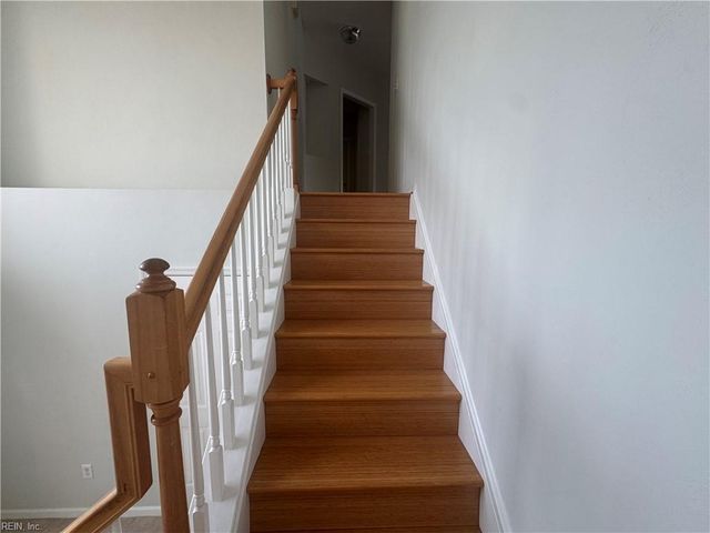 9462 Bay Front DR, Norfolk, VA 23518