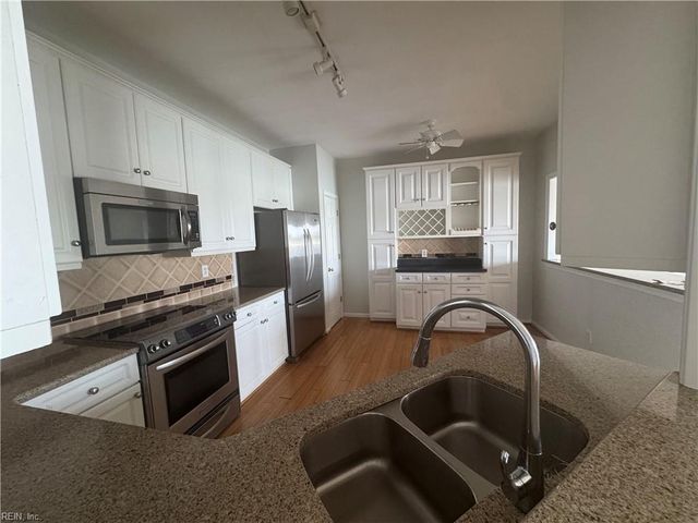 9462 Bay Front DR, Norfolk, VA 23518