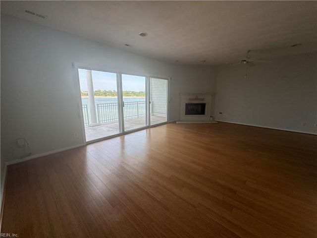 9462 Bay Front DR, Norfolk, VA 23518