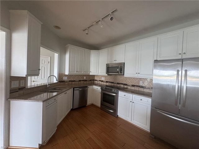 9462 Bay Front DR, Norfolk, VA 23518