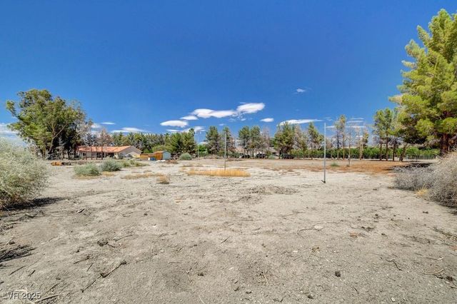 1635 Zubia Street, Overton, NV 89040