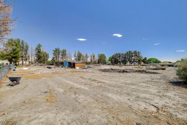 1635 Zubia Street, Overton, NV 89040