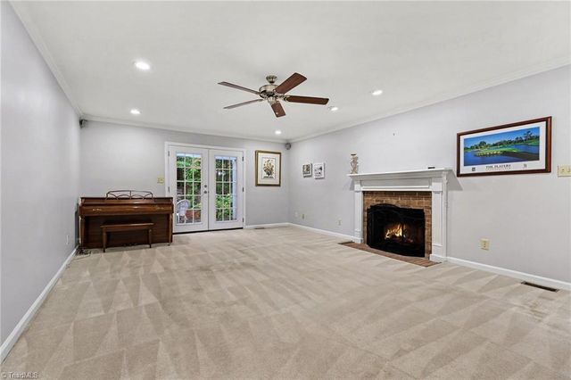 4015 BAYTREE Court, High Point, NC 27265