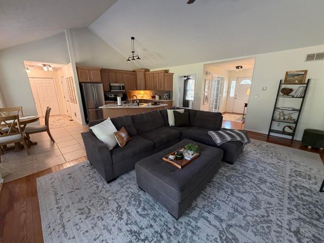 213 Kevin Drive, Nicholasville, KY 40356