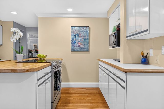 130 Moss Hill Rd, Boston, MA 02130