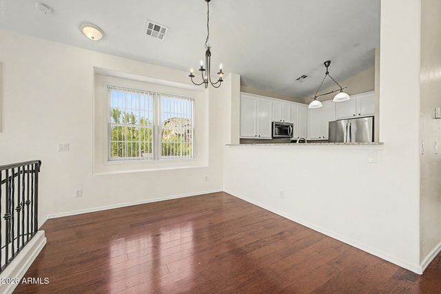 2113 E HUNTINGTON Drive, Phoenix, AZ 85040