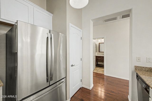 2113 E HUNTINGTON Drive, Phoenix, AZ 85040