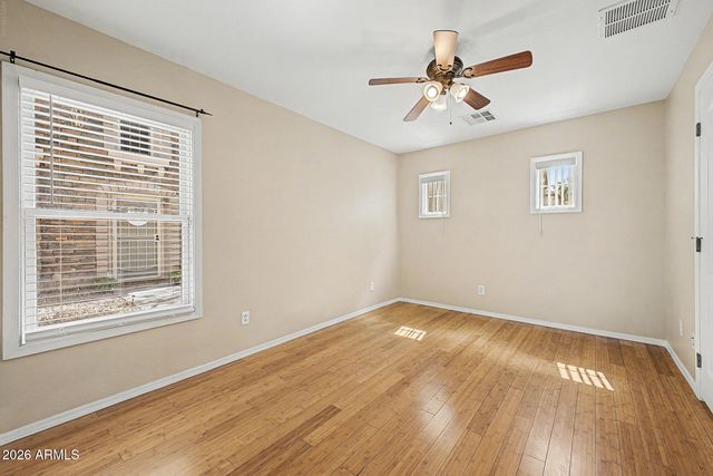 2113 E HUNTINGTON Drive, Phoenix, AZ 85040