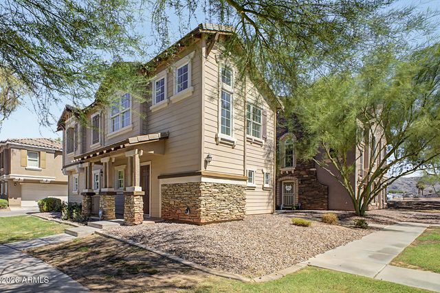 2113 E HUNTINGTON Drive, Phoenix, AZ 85040