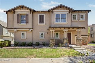 2113 E HUNTINGTON Drive, Phoenix, AZ 85040