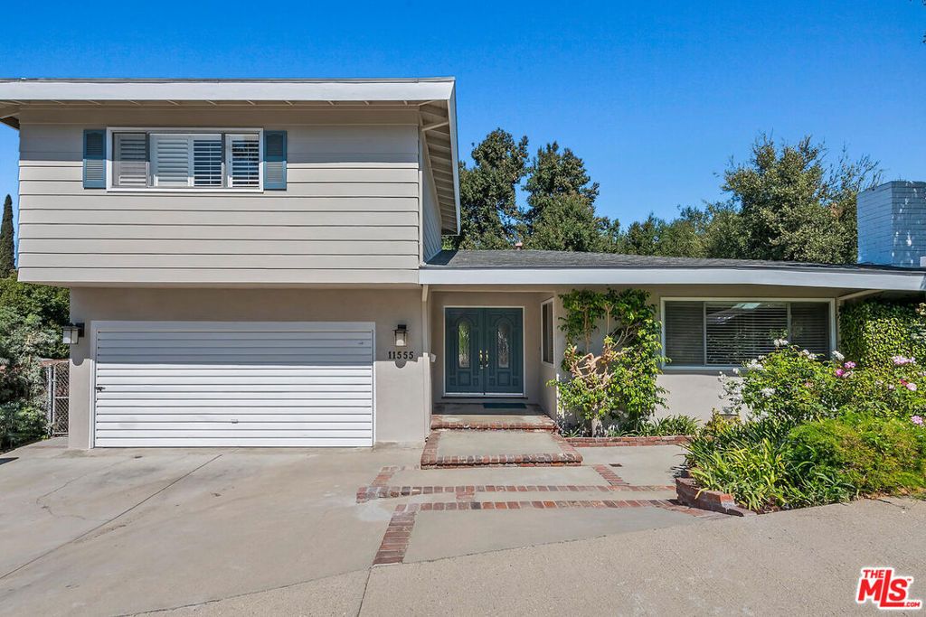 11555 Duque Drive, Studio City, CA 91604