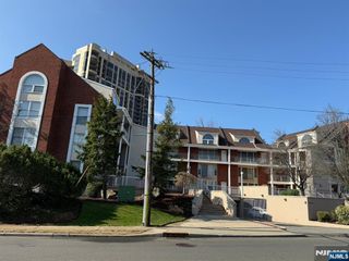 1018 Palisade 15, Fort Lee, NJ 07024
