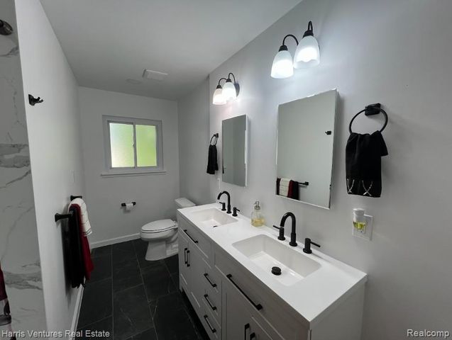 28482 Sutherland Drive, Warren, MI 48088